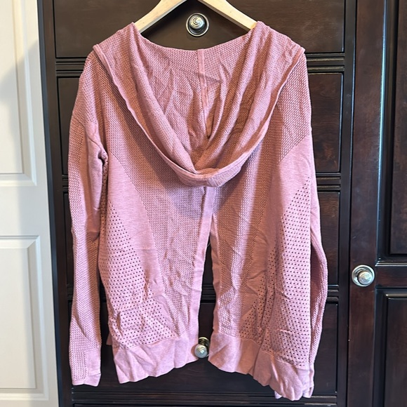 Lululemon Still Movement Wrap - Picture 2 of 3